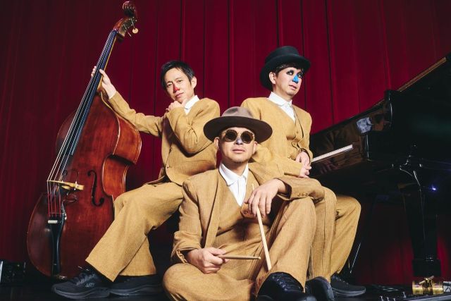 H ZETTRIO